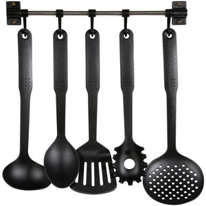 kitchen utensils for food preparation